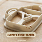 Kakao-Tasse mit Sahne & Herz – Weihnachts-Keksausstecher mit Prägung – 7x5cm