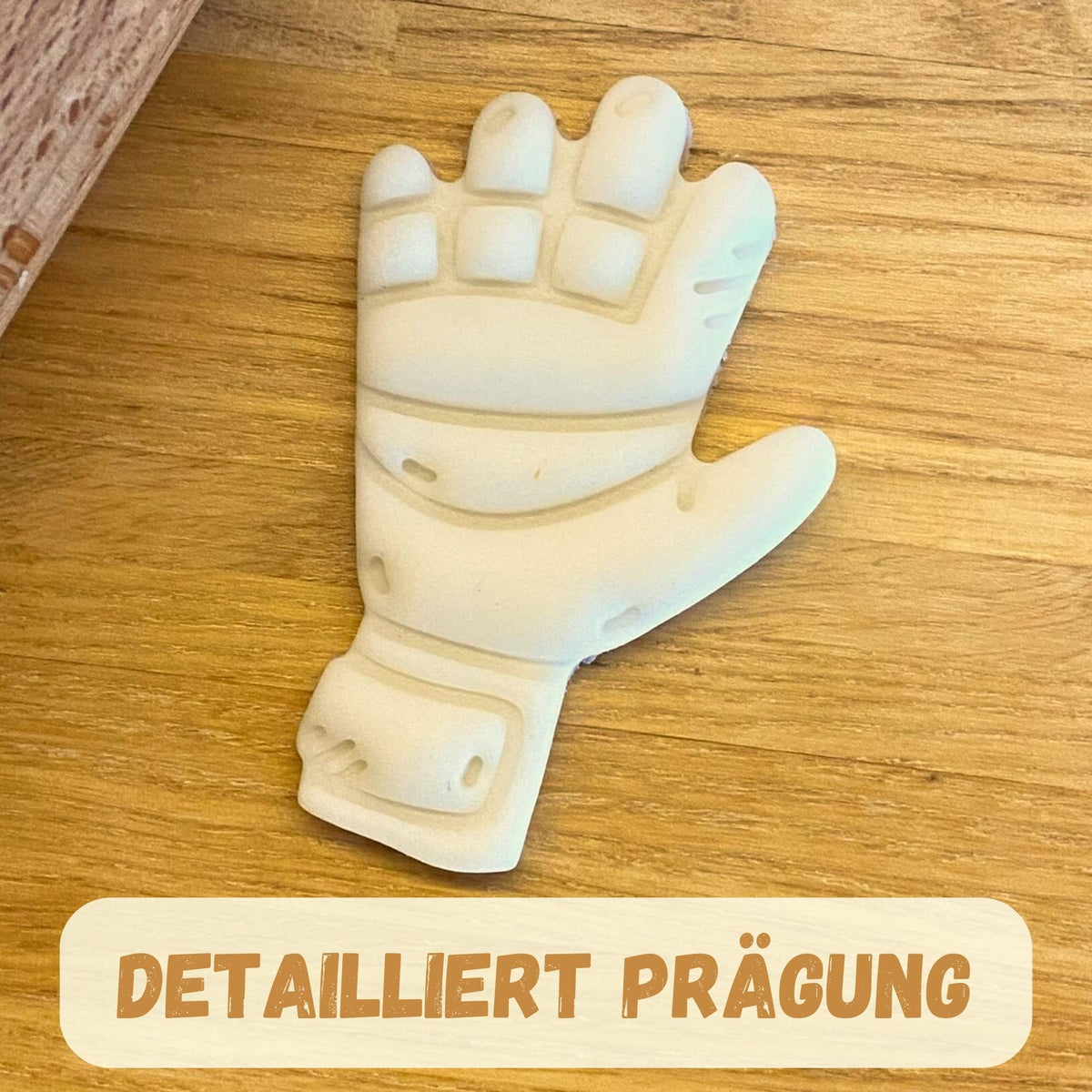 klassische Prägung des Torwarthandschuh-Keksausstechers